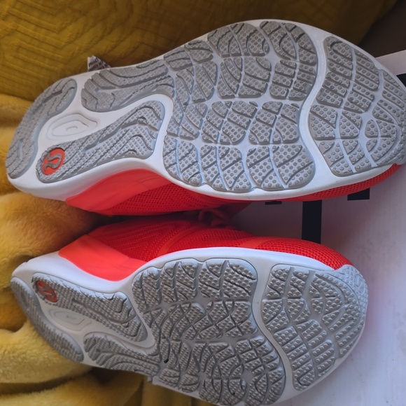 lululemon athletica Kids Vibrant Red Sneakers - Picture 4 of 4